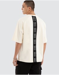 Americain - Glide Raglan Raptor Tee