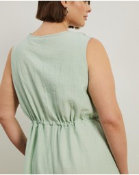 Atmos&Here Curvy - Verity Tiered V Neck Maxi Dress