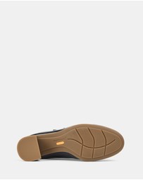 Hush Puppies - Virgo