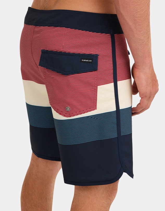 Quiksilver - Mens Surfsilk Scallop 18