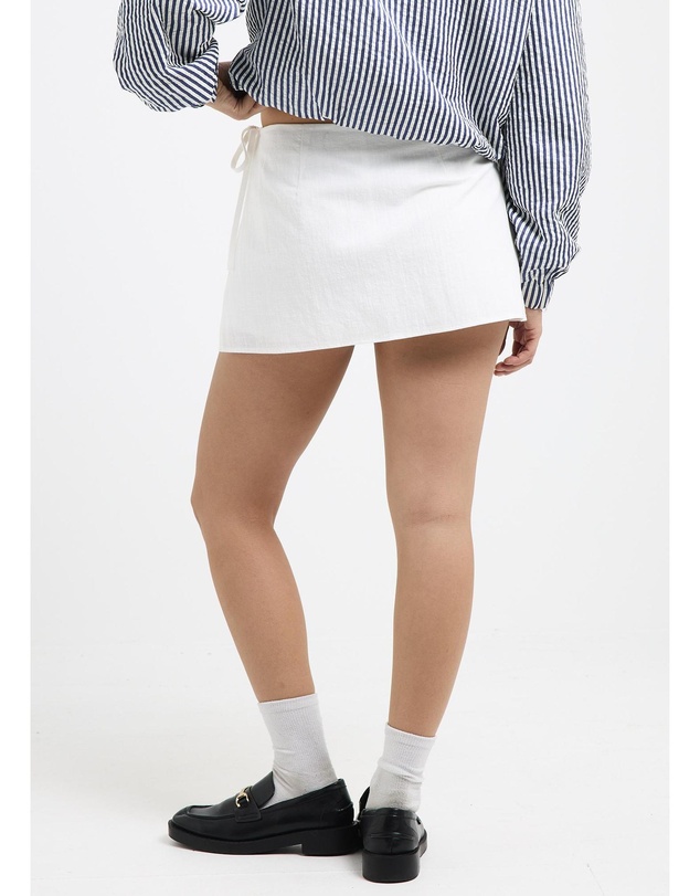 Subtitled - Kay Skort