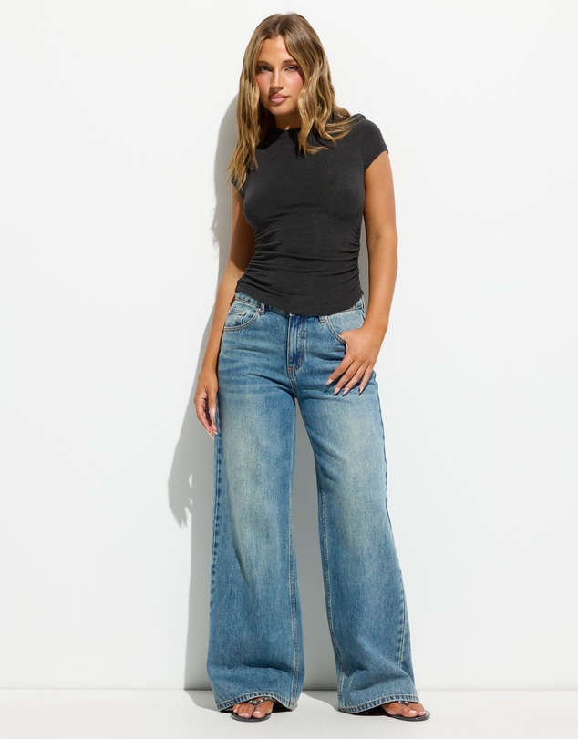 Dazie - Kayla Ruched Short Sleeve Top