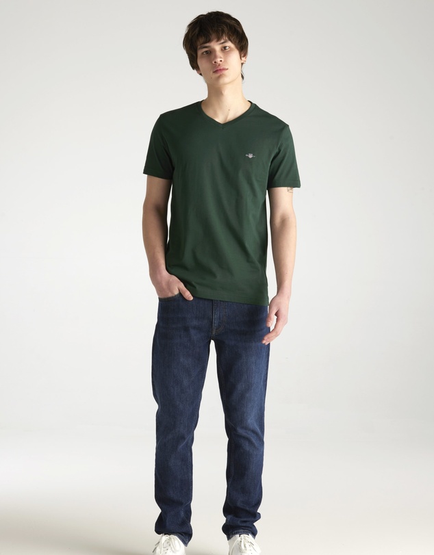 Gant - Slim Fit Shield V-Neck T-Shirt