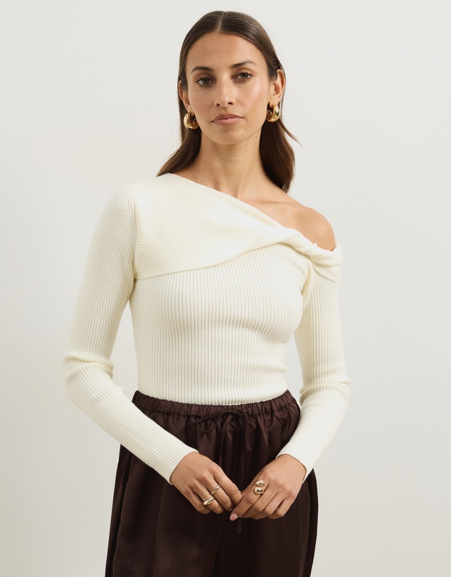 Atmos&Here - Alora Long Sleeve Knit Top With Twist Detail