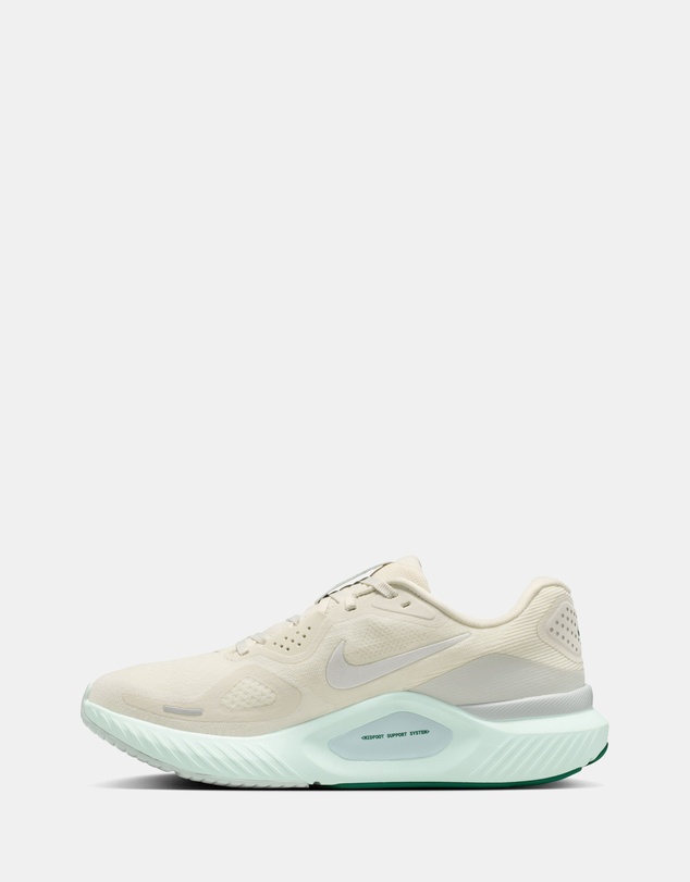 Nike - Structure 26 - Women's