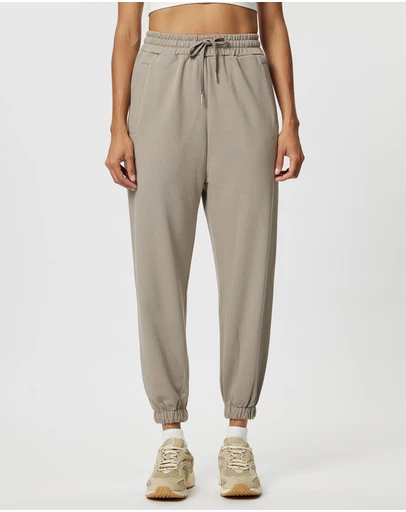 KAJA Clothing - Relaxed 3 1/4 Jovie Trousers