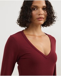 Atmos&Here - Long Sleeve V-Neck Tee