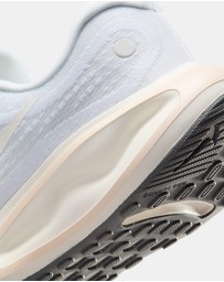 Nike - Journey Run - Women's