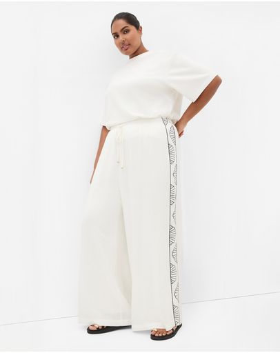 Ivory/black