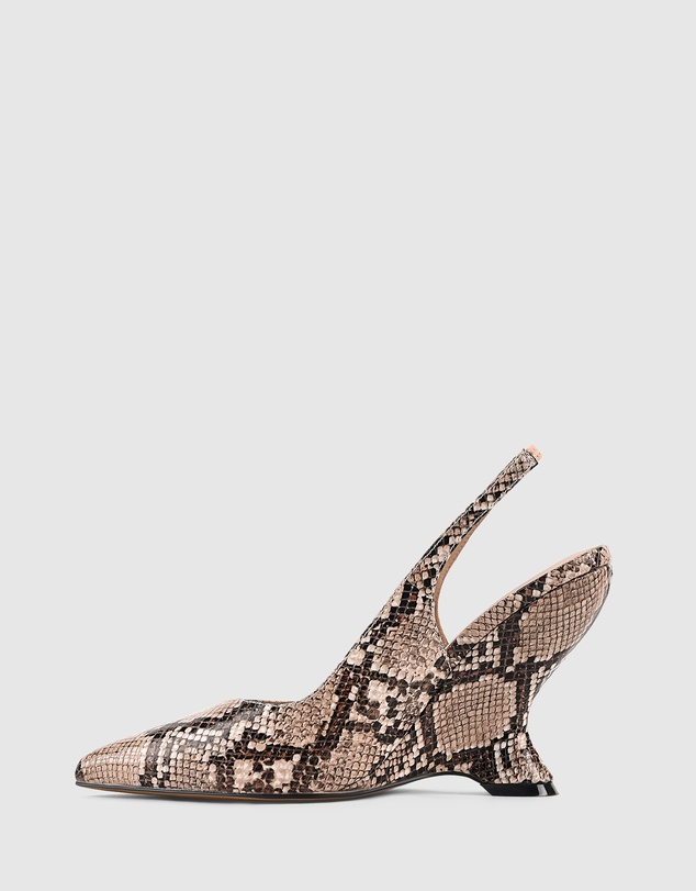 LANA WILKINSON - Monique Wedge Pump
