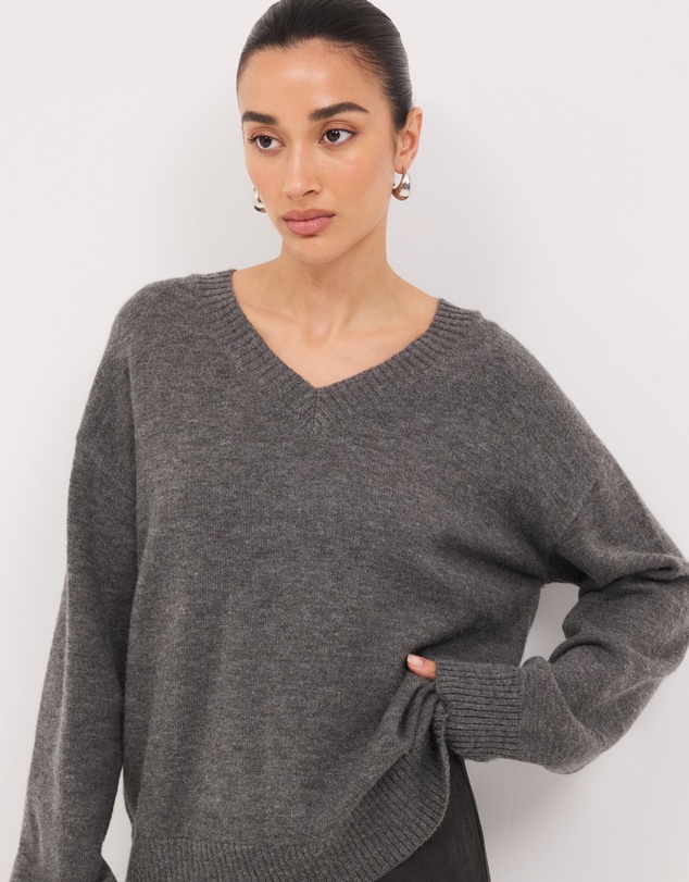 Calli - Alexis V-Neck Knit Jumper