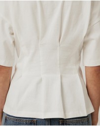 Calli - Tucked T-Shirt