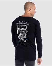 DVNT - Amplified Long Sleeve