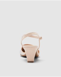 Easy Steps - Adelle