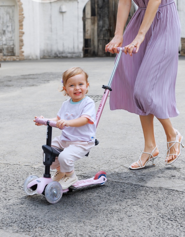 Micro Scooters - Micro Rock and Go Mini Deluxe LED Scooter