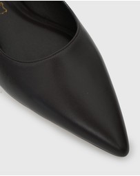 Betts - Chaps Leather Low Heel Pumps