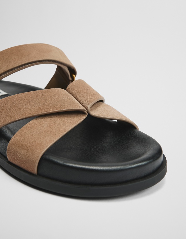 Country Road - Ellie Sandal