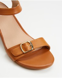 Mia Vita - Nadia Wedge Sandal - Tan