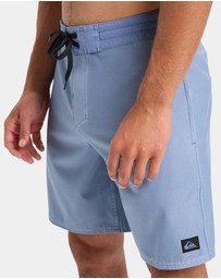 Quiksilver - Mens Surfsilk 18