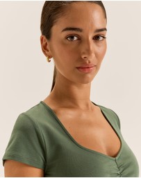 Review - Chloe Ruched Top