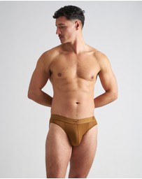 TEAMM8 - Casanova Brief