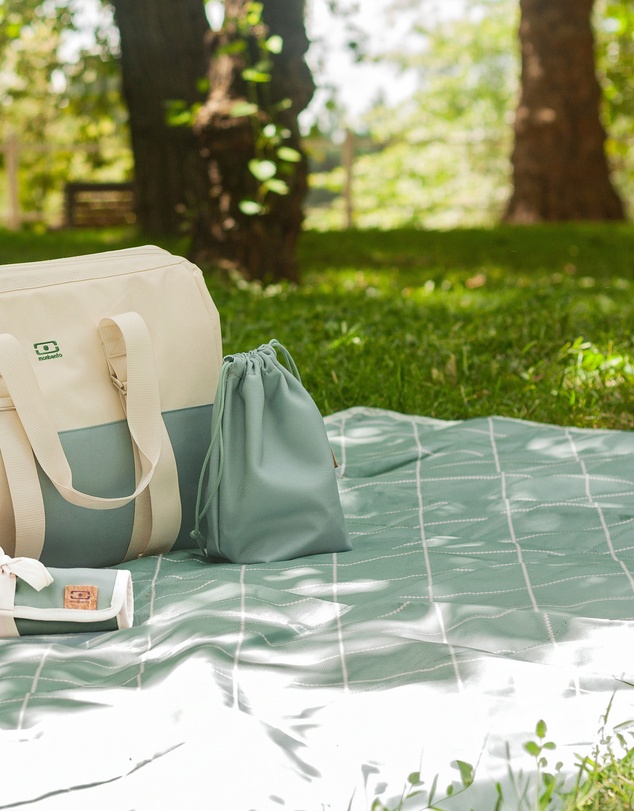 Monbento - Monbento Waterproof Picnic Blanket for Outdoor Meals - Green Natural