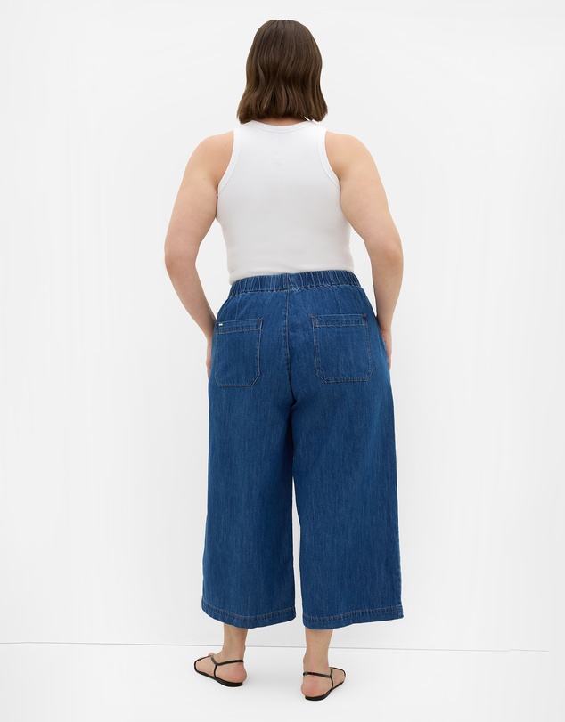 City Chic - Plus size Tiana Cotton Denim Crop Pant - light wash