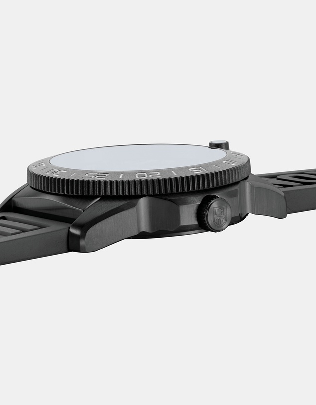 Luminox - Luminox Pacific Diver Ripple Diver Watch