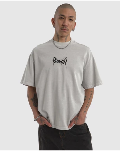 Kiss Chacey - Fangs Street Tee