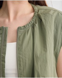 Oxford - Katie Sleevless Bomber Jacket