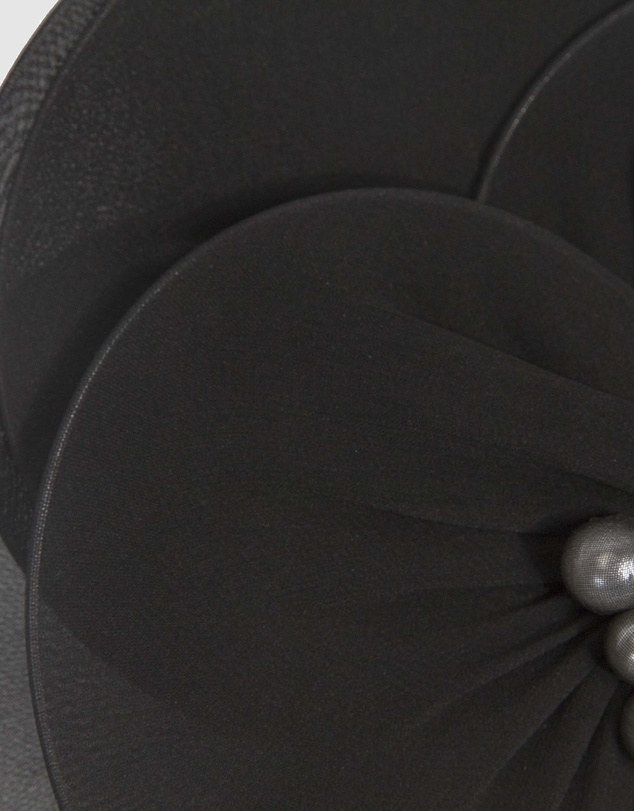 Max Alexander - Black Flower Racing Fascinator