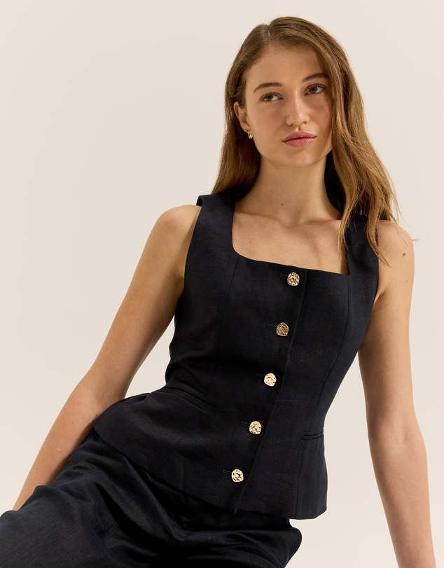 Review - Norah Vest