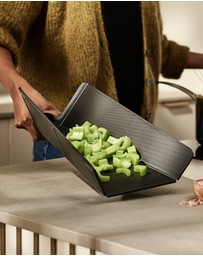 Joseph Joseph - Chop2Pot™ Plus Regular Folding Chopping Board (Black)
