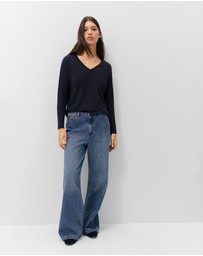 UNISON - Soft V Neck Long Sleeve Tee