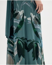 Minima Esenciales - Icehouse Floral Maxi Dress
