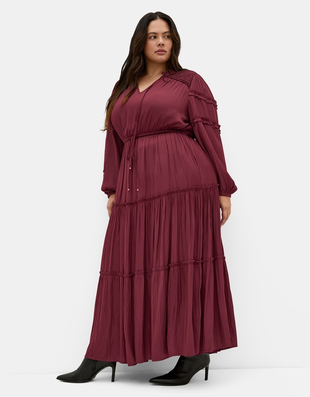 City Chic - Drama Queen Long Sleeve Maxi Dress