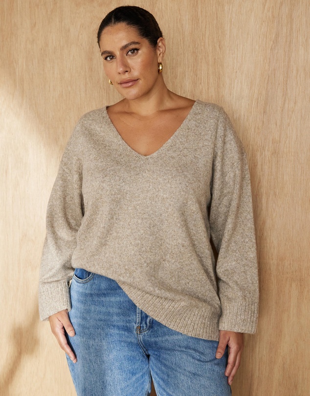 Atmos&Here Curvy - Teo V Neck Knit Jumper