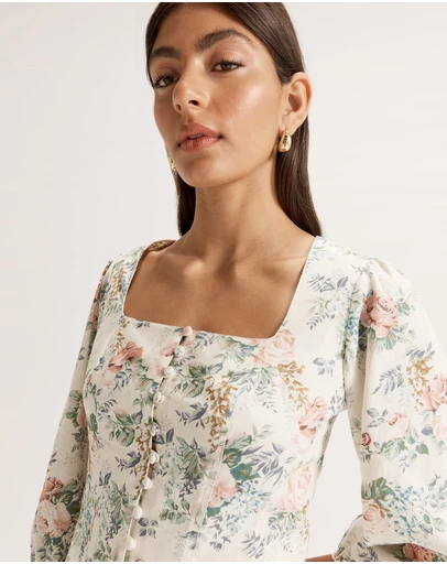 Review - La Belle Blouse