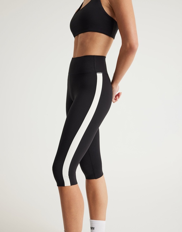 Upstate - Air Sculpt Capri Tight - Black