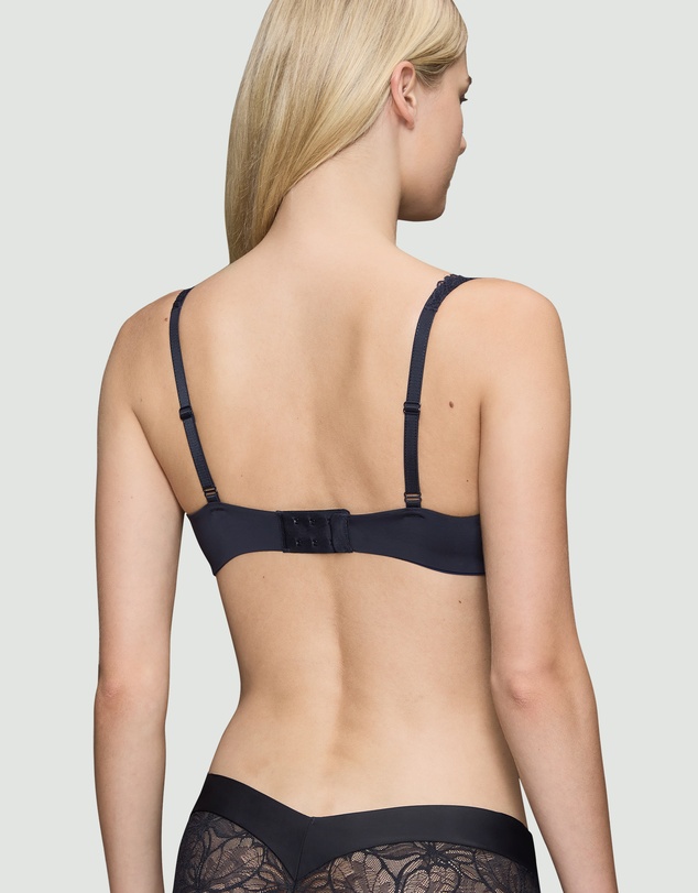 Triumph - Body Make-Up Illusion Lace Balconette Bra