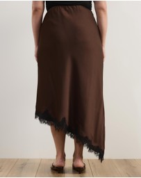 Atmos&Here Curvy - Leoni Asymmetric Lace Satin Skirt