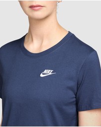 Nike - Sportswear Club Essentials T-Shirt