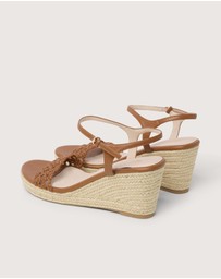 Review - Marjorelle Heel