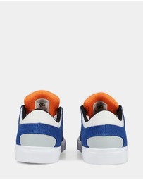 DC Shoes - Boys 8 to 16 Onyx Skate Shoes