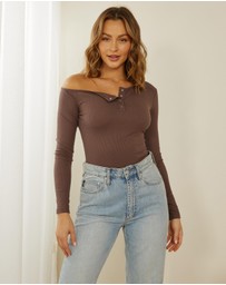 Atmos&Here - Samantha Off-Shoulder Rib Top