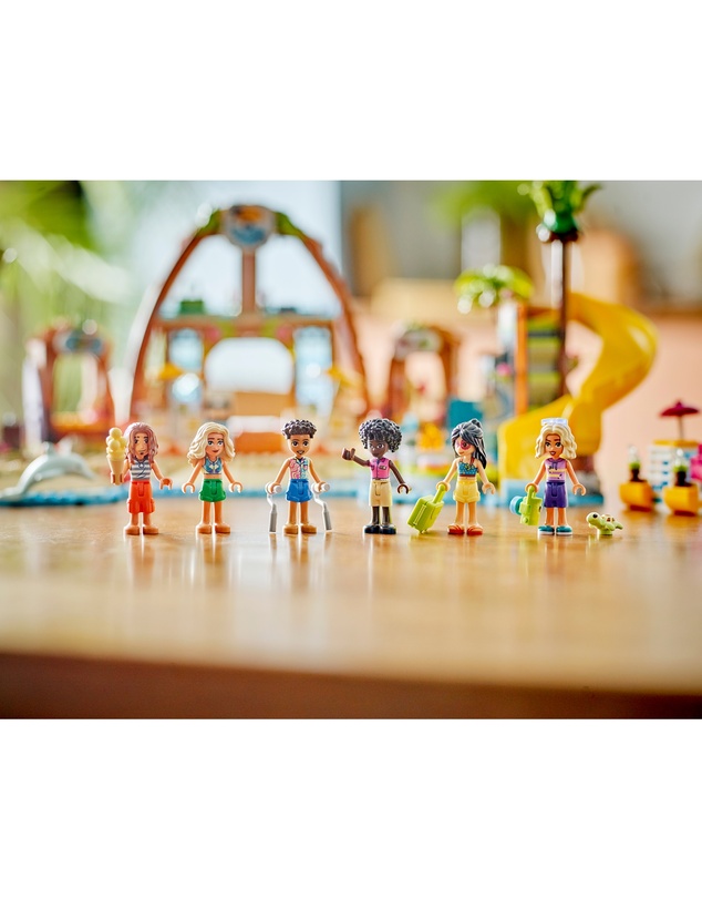 LEGO - 42673 Family Vacation Beach Resort