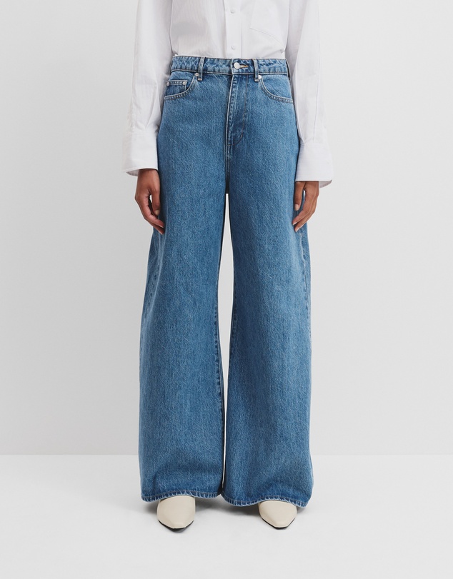 Country Road - Curved Wide Leg Jean