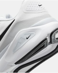 Nike - Structure 26 - Women's