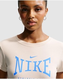 Nike - Sportswear Slim T-Shirt