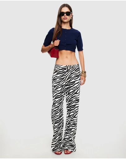 Lioness - Preppy Tee
